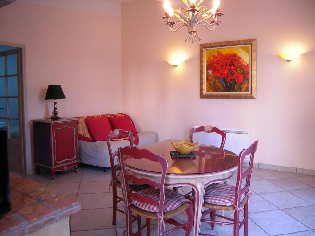 One-Bedroom Apartment,398716509:JPEG