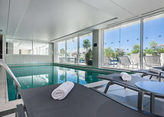 Hoteles con Jacuzzi Golden Tulip Marseille Euromed